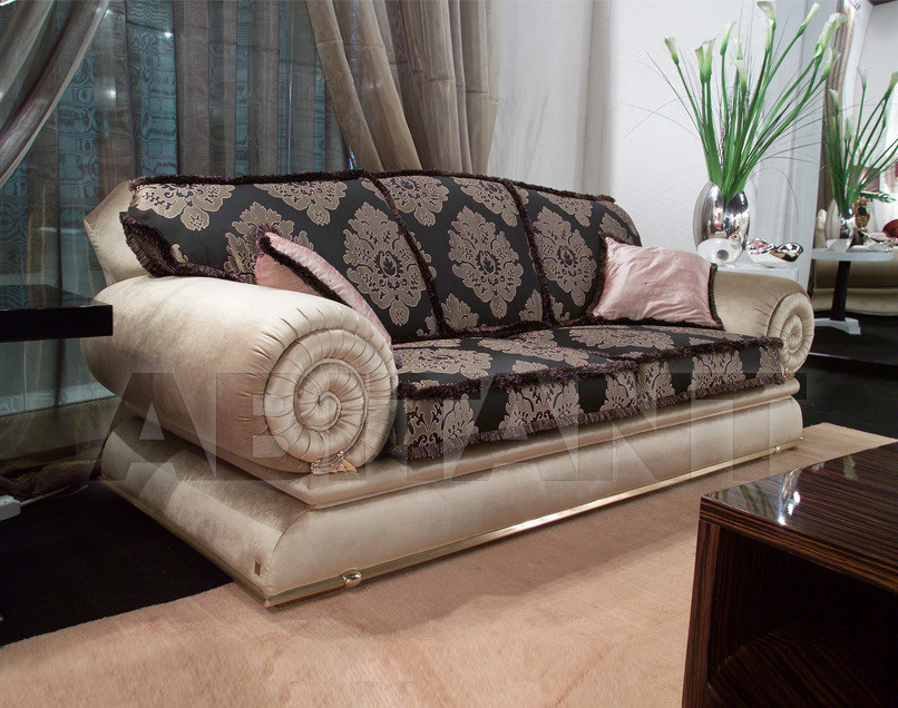 http://www.abitant.com/uploads/product_image/241/363/divan_louvre_carpani_f_lli_snc_i_classici_louvre_large.jpg